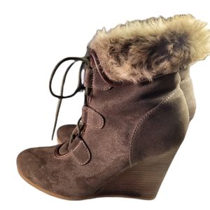 GIANNI BINI TAUPEY GREY SUEDE WEDGE BOOTS